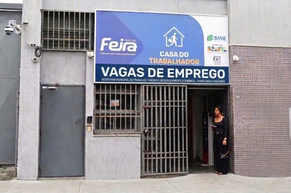 Atendimento telefônico e indústria se destacam entre 287 vagas de emprego nesta quinta-feira