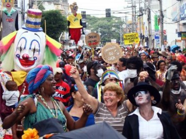 Bando Anunciador no Calendário Oficial de Festas de Feira de Santana; evento não retorna em 2022