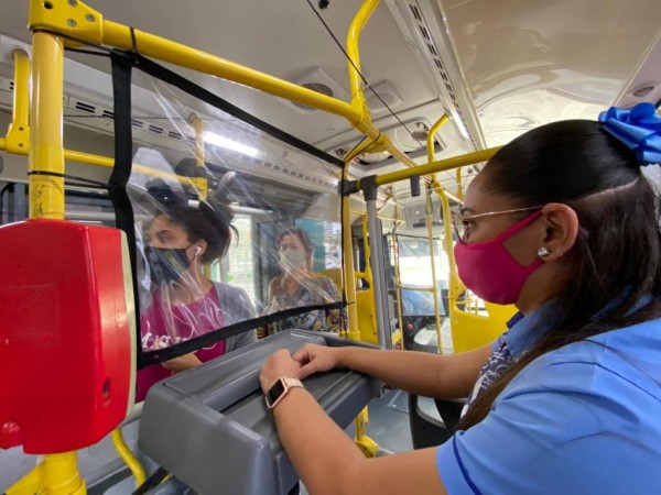 ônibus urbanos em Feira ganham proteção especial contra covid