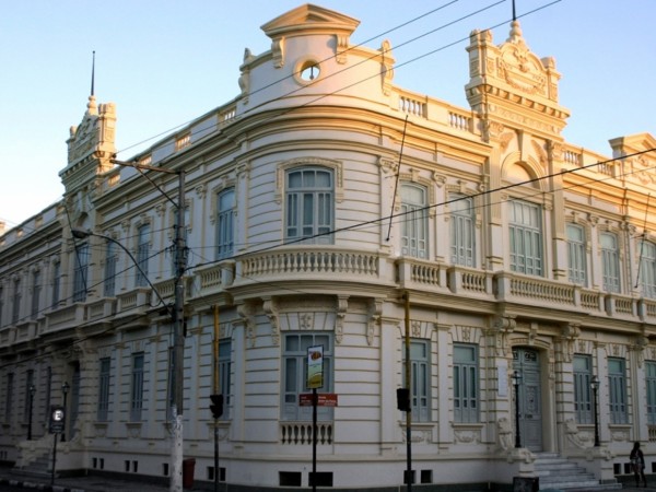 Prefeitura credita salário de novembro e metade do 13º para aniversariantes de novembro e dezembro