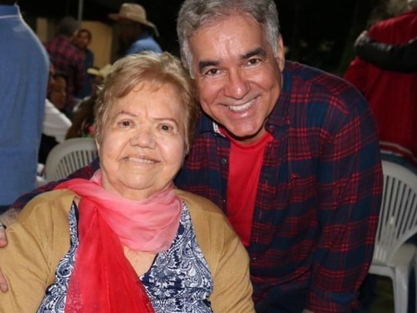 Morre a mãe do deputado Zé Neto, professora Maria Santana (Dona Zizi)
