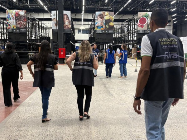 Distribuidora de cosméticos é interditada no bairro SIM