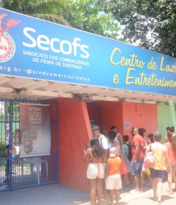 Tesoureira obtém proteção judicial contra presidente do Secofs em Feira