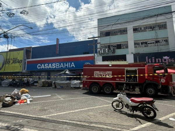 Incêndio em loja do centro reacende debate sobre fiscalização e planos de prevenção em Feira de Santana