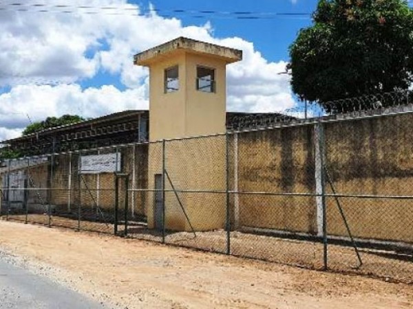Polícia Civil constata que detentos fugiram do presídio de Feira pulando o muro