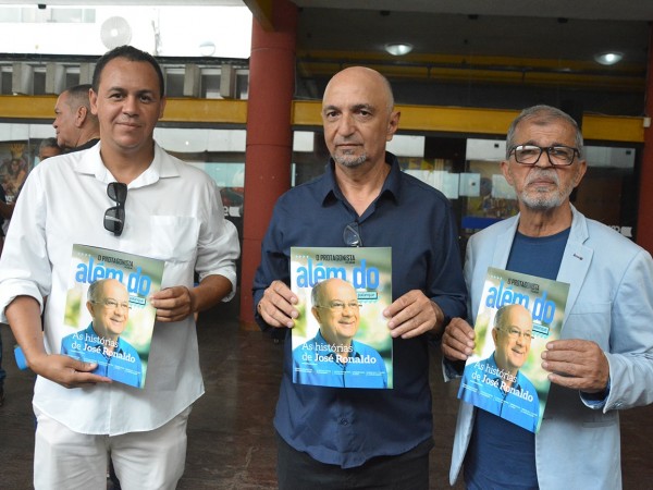 Edição online da revista "Além do Palanque" traz reportagens extras sobre a trajetória de José Ronaldo