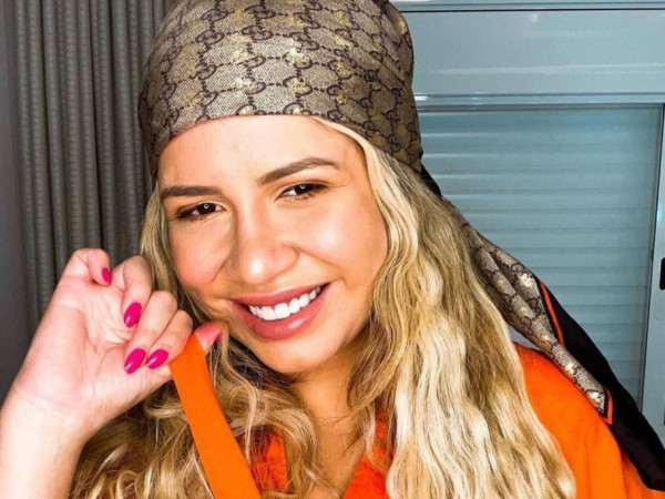 Cantora Marília Mendonça morre em acidente de avião